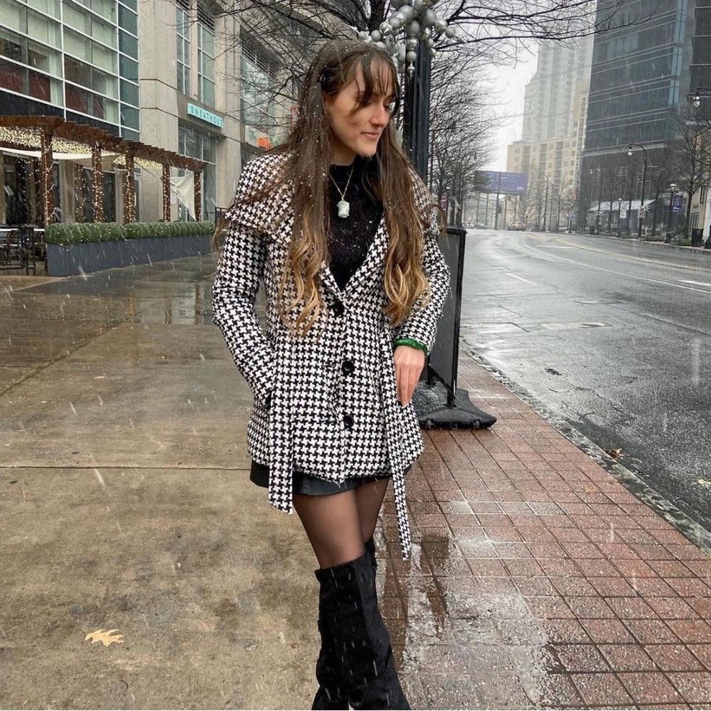 Black and white houndstooth pea coat / jacket 🤍